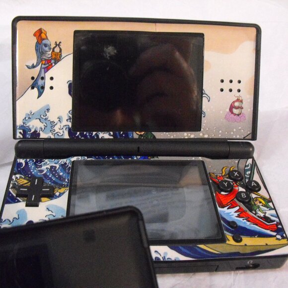 Nintendo DS Lite - Picture 5 of 6